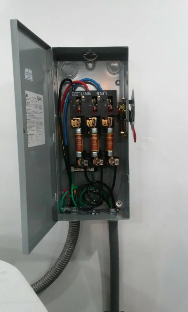 Three-phase disconnect switch installed for Electrical Wiring & Rewiring in Olive